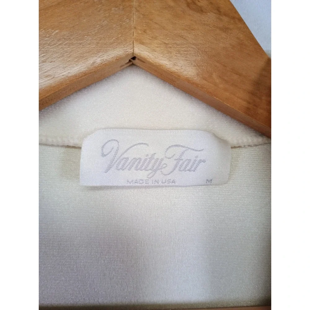 Vintage Grandmacore Vanity Fair Women M Cream Lace Floral Smocked Zip Front Robe